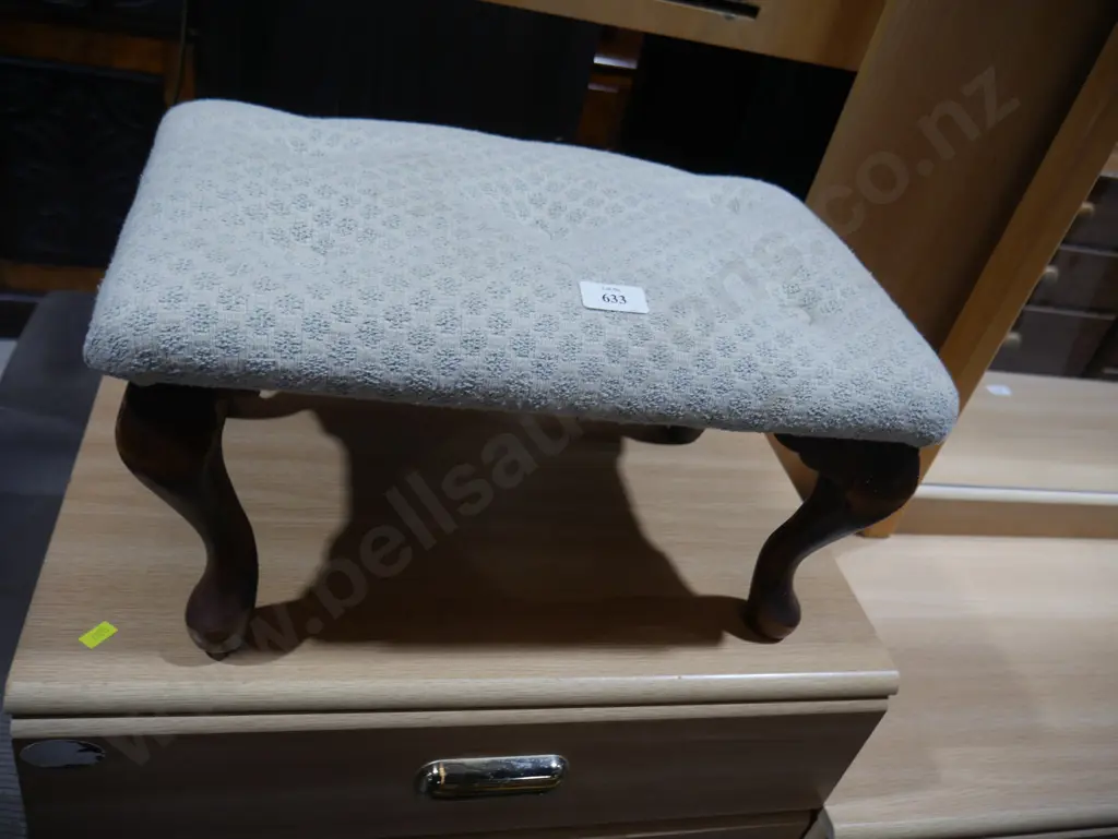 Footstool Image 1++