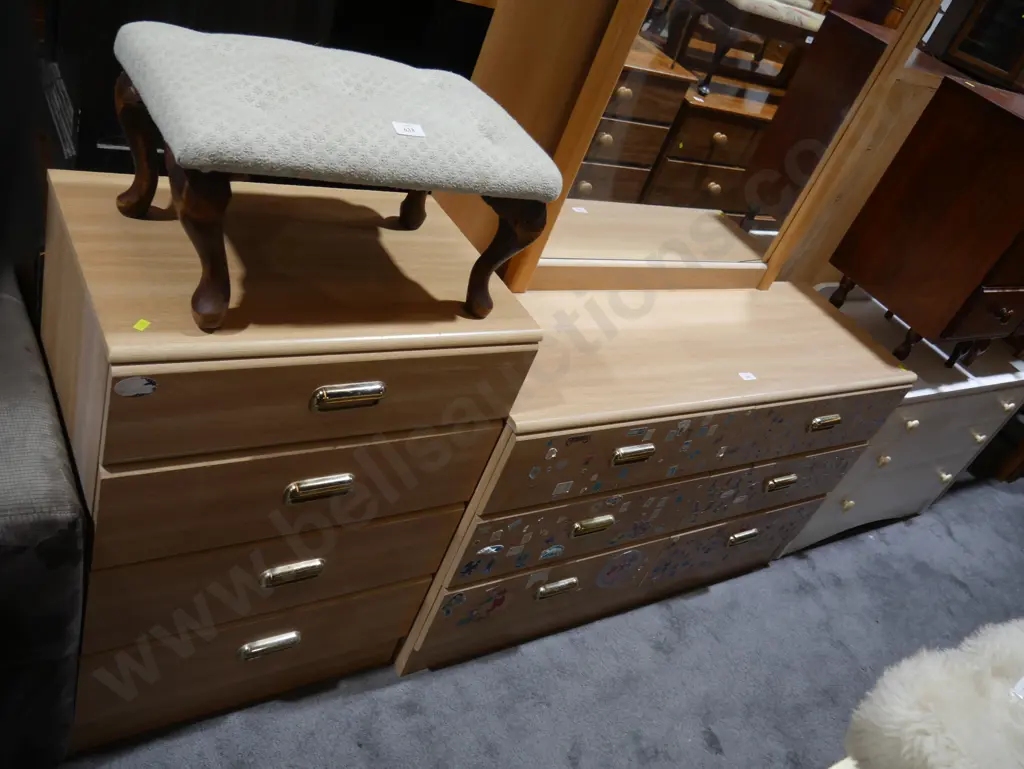 Three piece bedroom suite Image 1++
