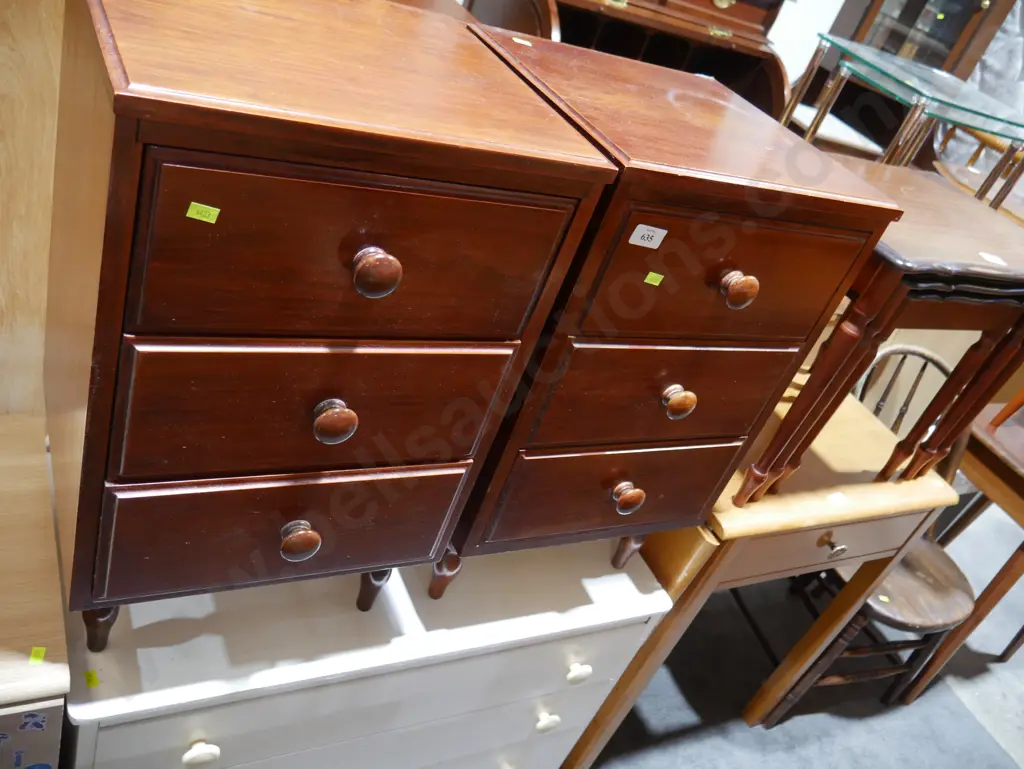 Pair of bedside drawers Image 1++
