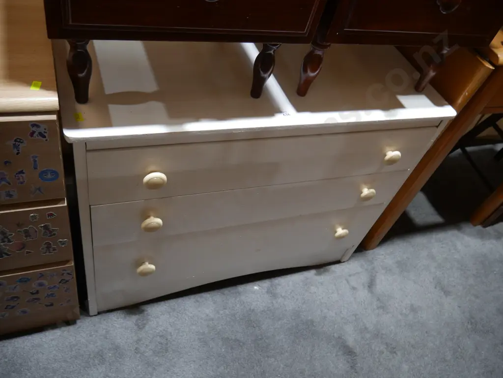 Low boy chest of drawers Image 1++