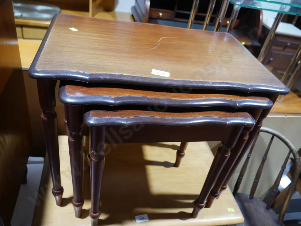 Nest of three tables Image 1++