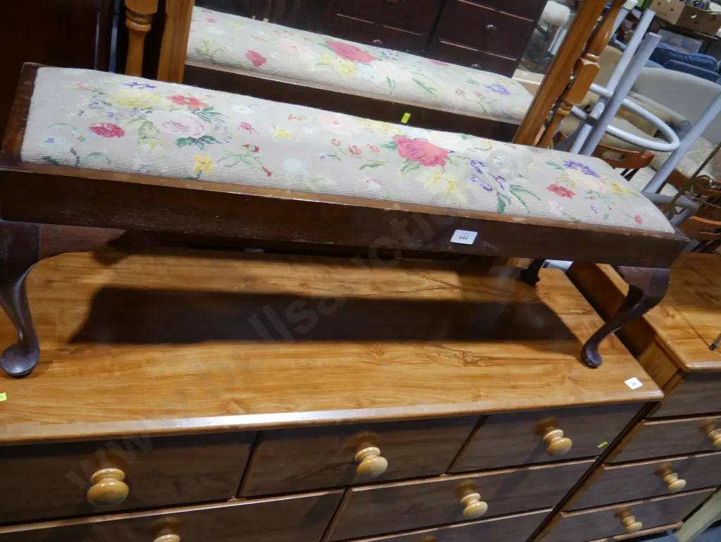 Tapestry top stool Image 1++