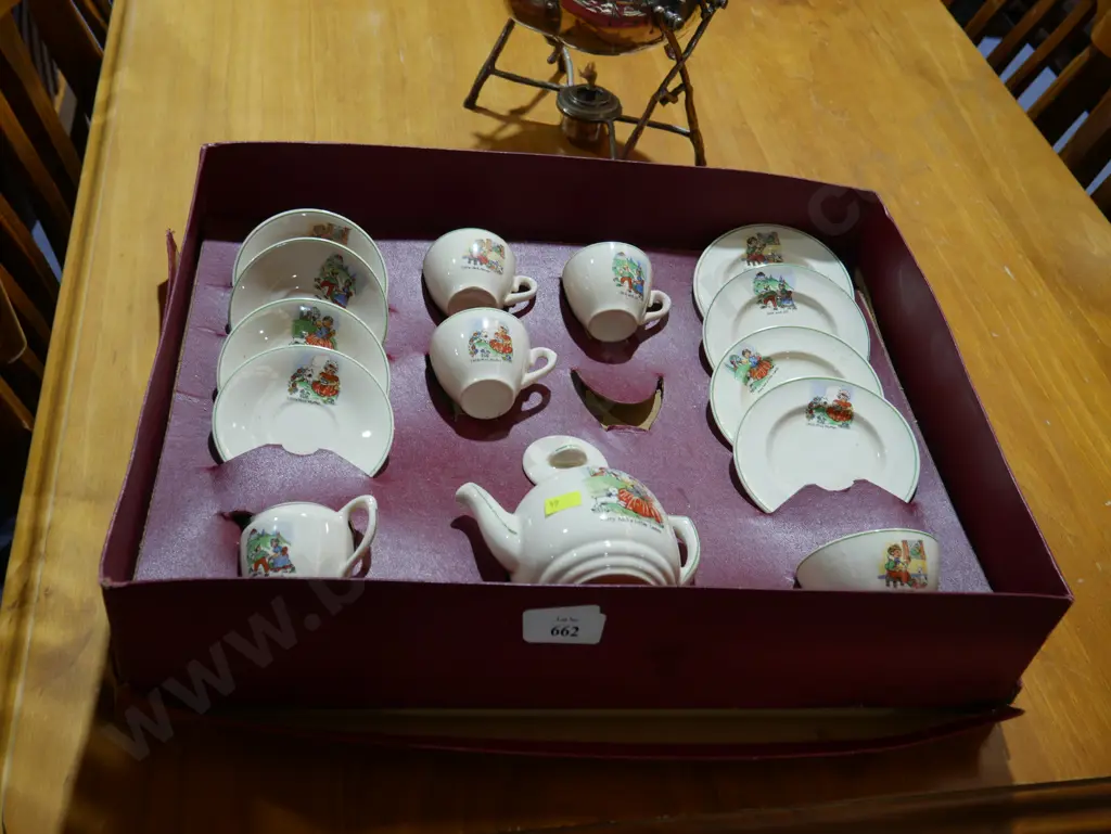 Child's tea set Image 1++