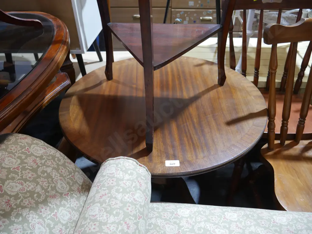 Wine table Image 1++