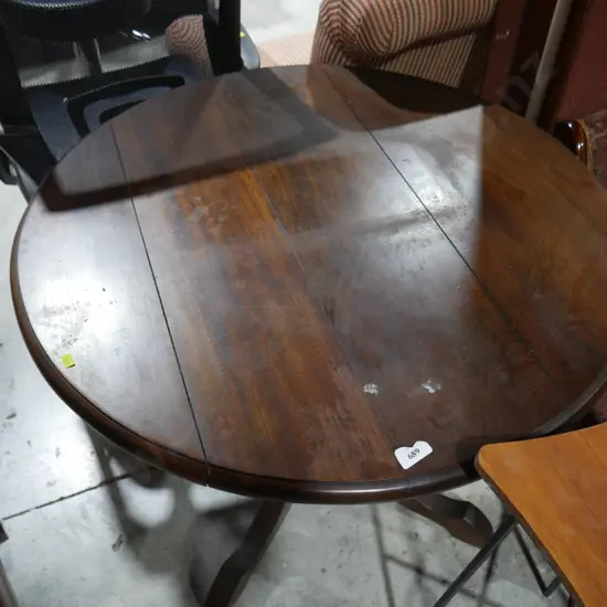Wine table