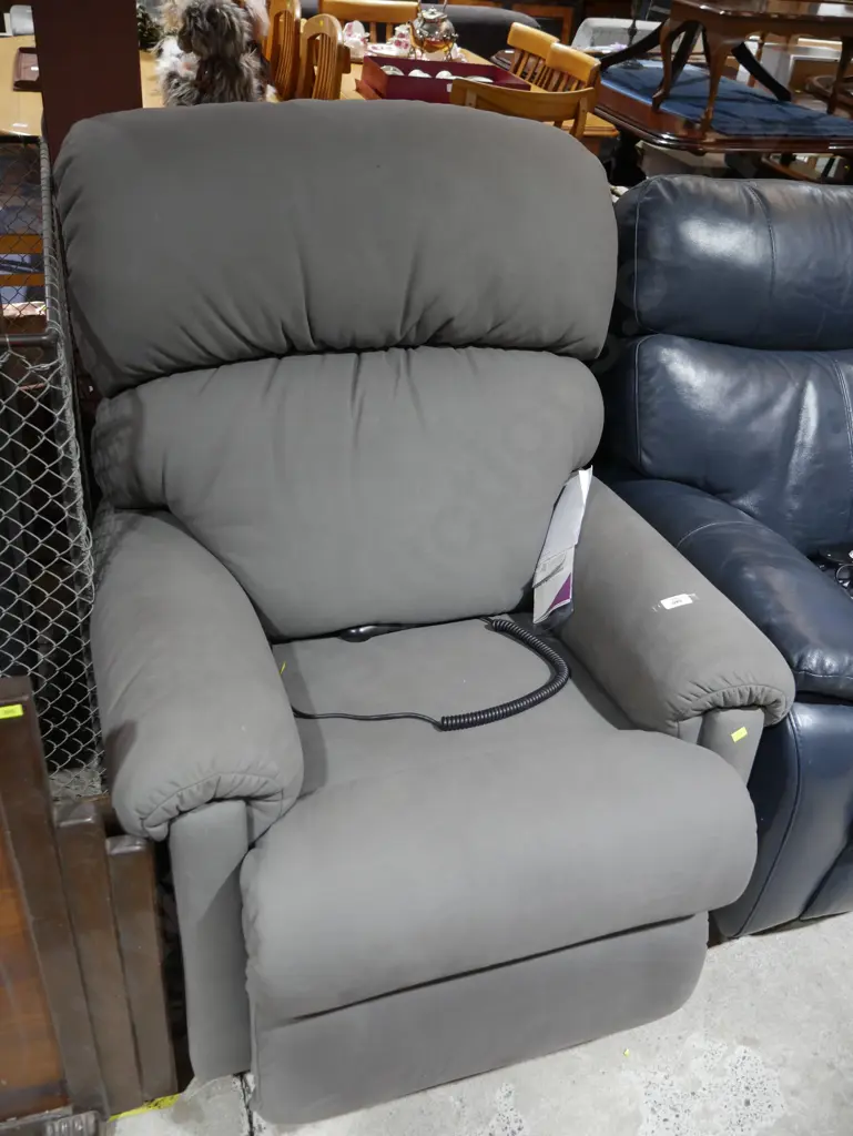 Electric lounge chair Image 1++