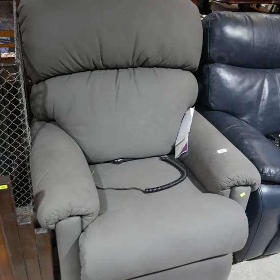 Electric lounge chair