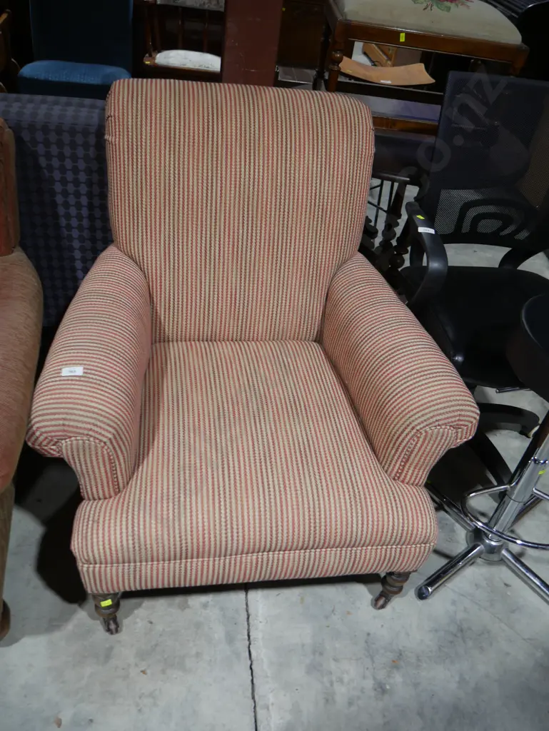 Lounge chair Image 1++