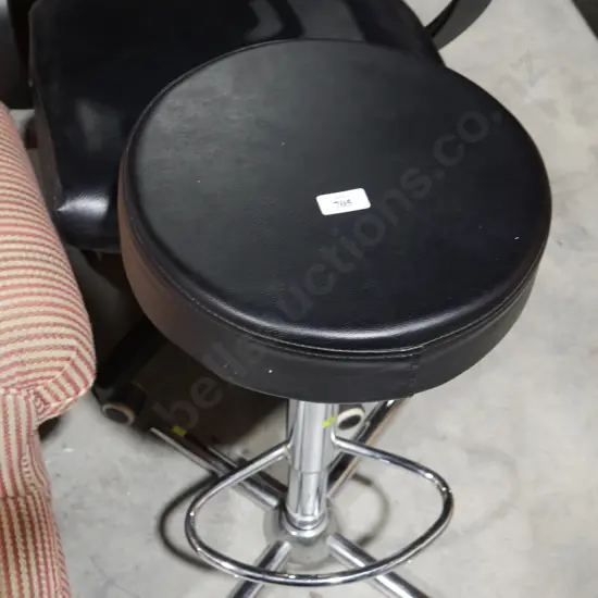 Bar stool