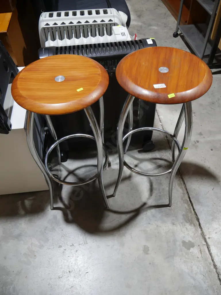 Pair of Awaroa barstools Image 1++