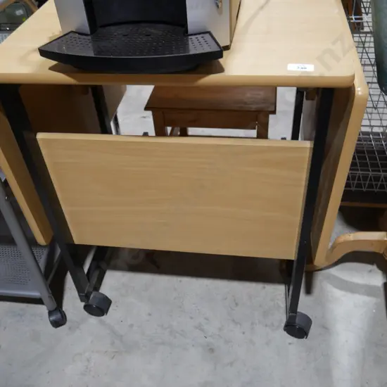 Dropside desk