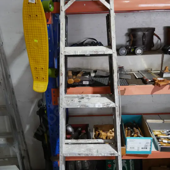 Aluminium extension ladder
