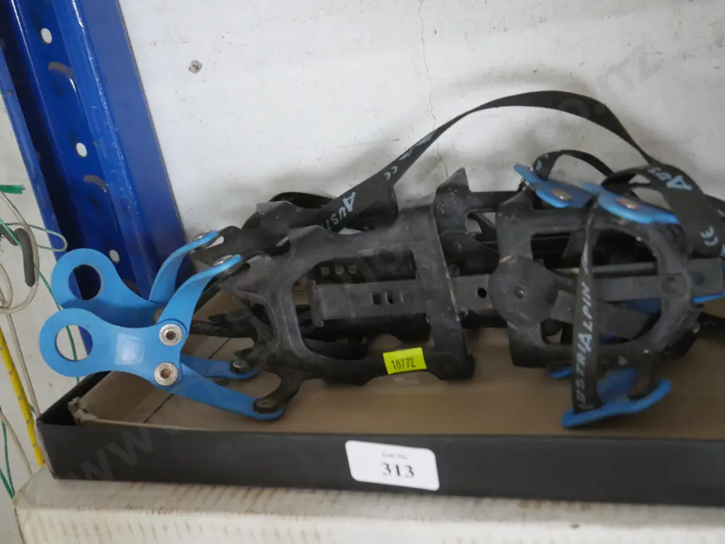 Crampons Image 1++