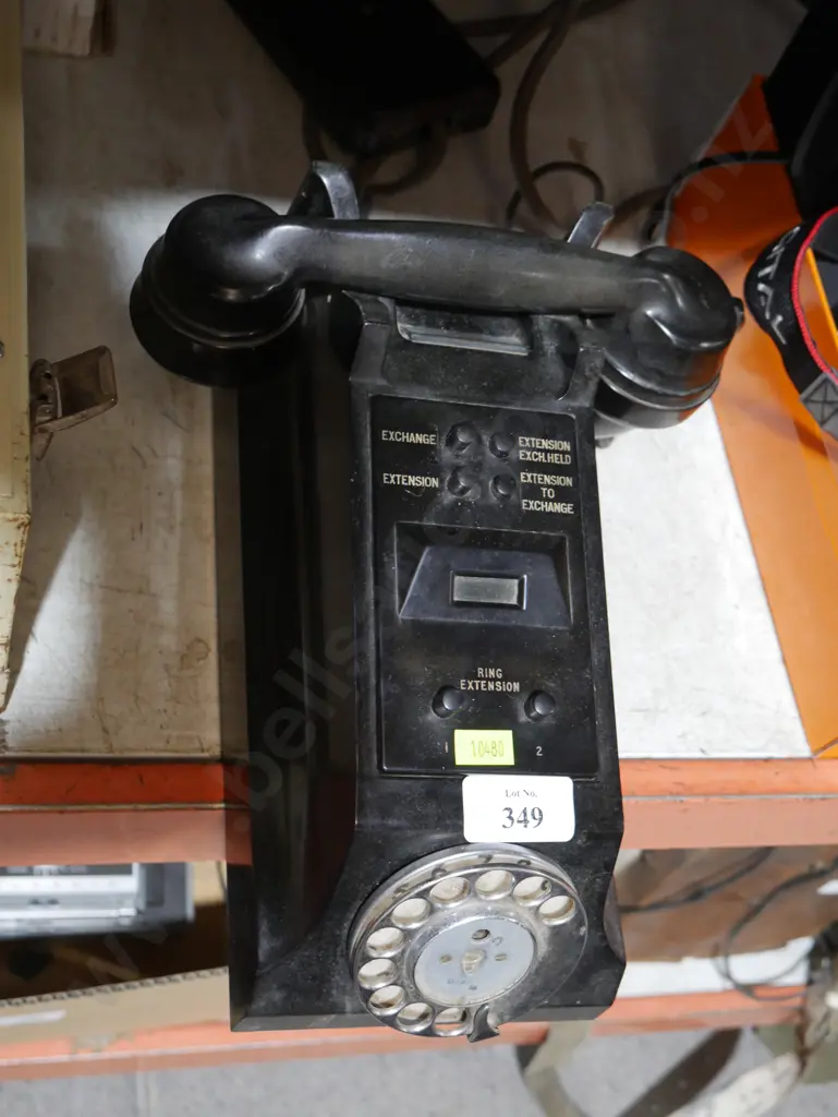 Bakelite telephone Image 1++