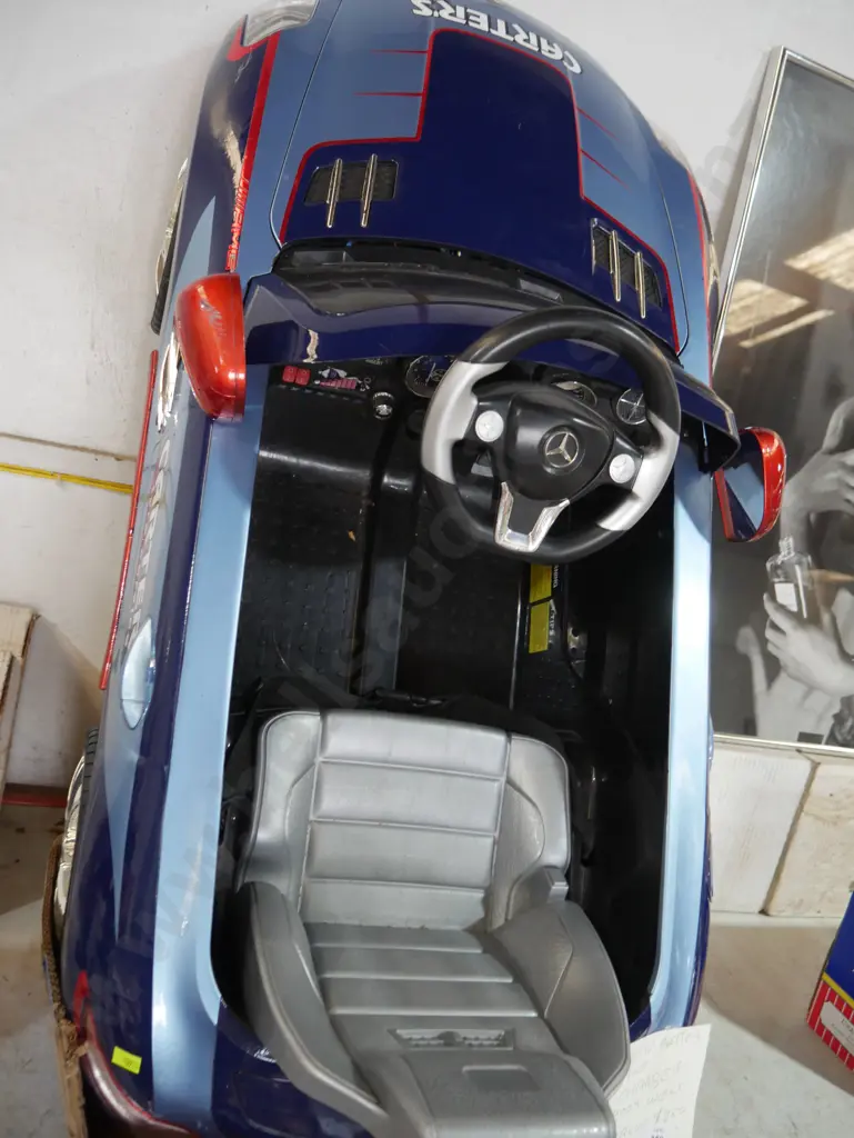 Child's battery powered Mercedes car Image 1++