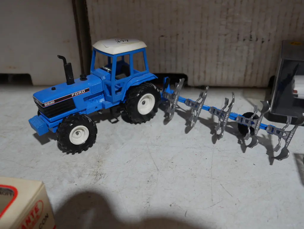 Ford model tractor Image 1++