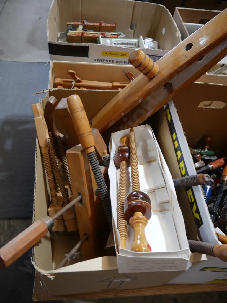 Wooden hand screw clamps etc Image 1++
