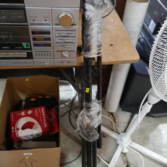 Microphone stand
