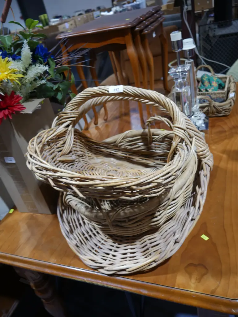 3 baskets Image 1++