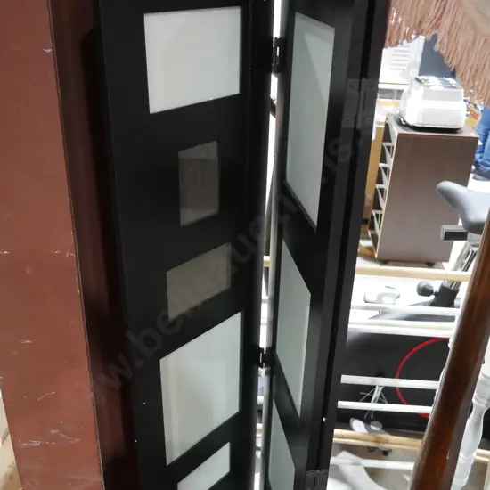 Folding screen