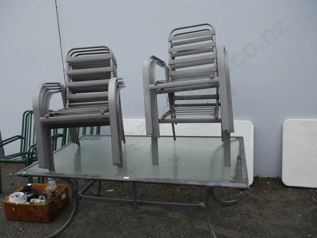 Outdoor table and 6 chairs Image 1++