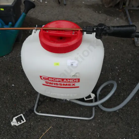 Cropland backpack sprayer