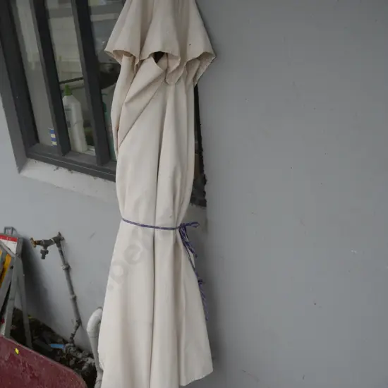 Outdoor sun umbrella no pole