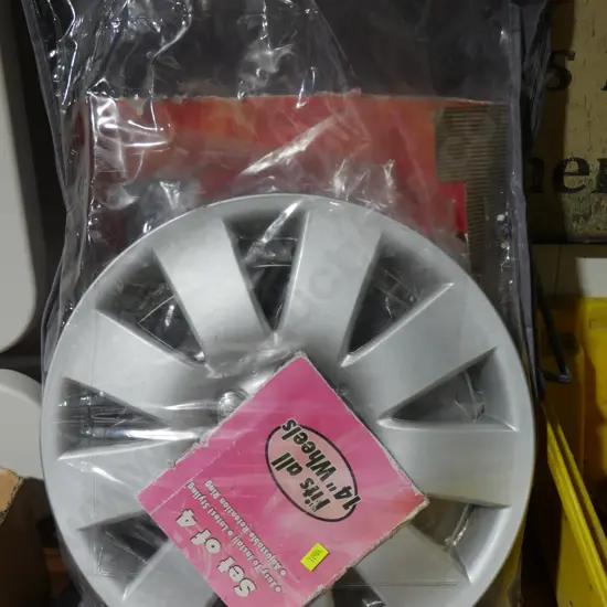 Set of 4 hub caps 14"