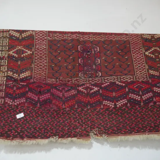 Hand knotted floor rug