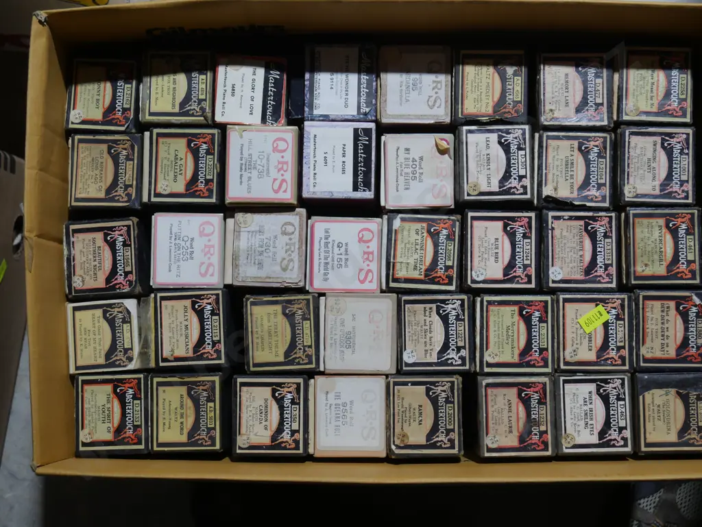 Assorted pianola rolls Image 1++