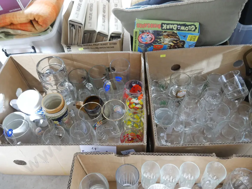 4 boxes glassware etc Image 1++