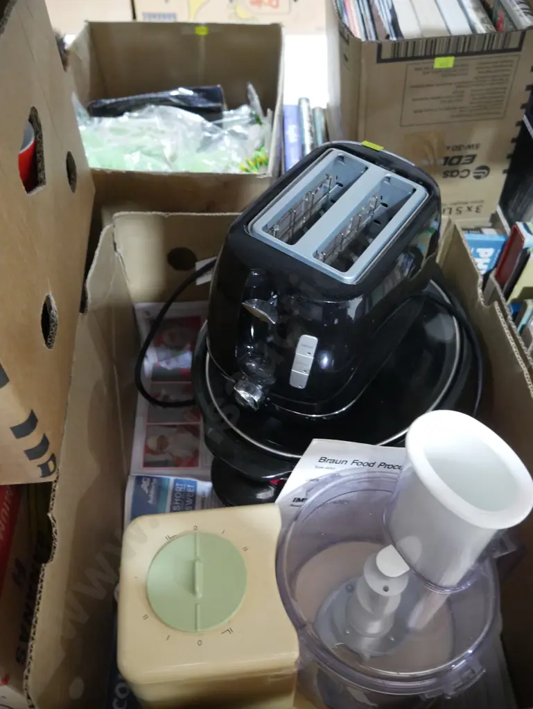 4 boxes kitchenware Image 1++