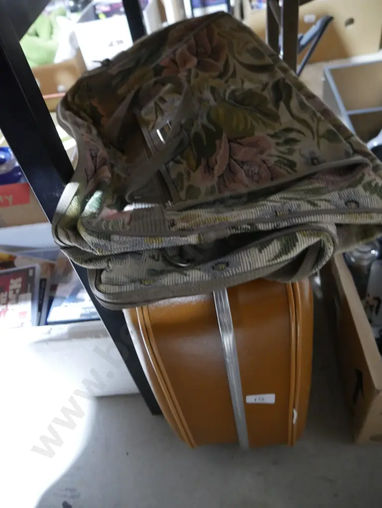 Bag, suitcase Image 1++