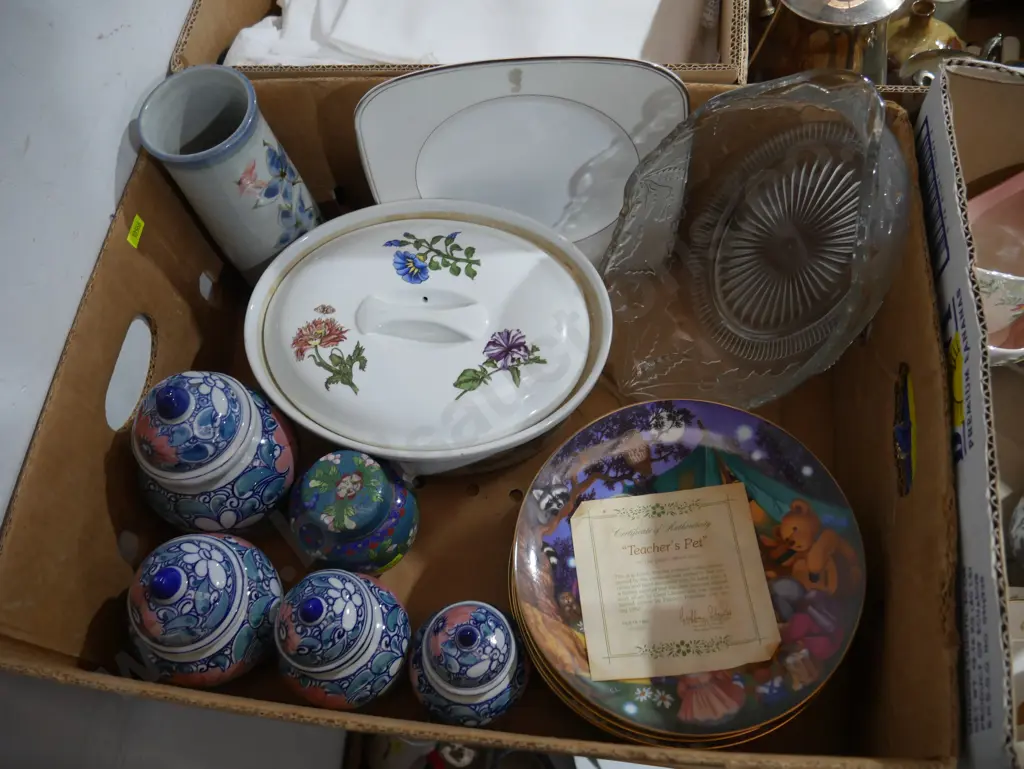 Picture plates, ginger jars etc Image 1++