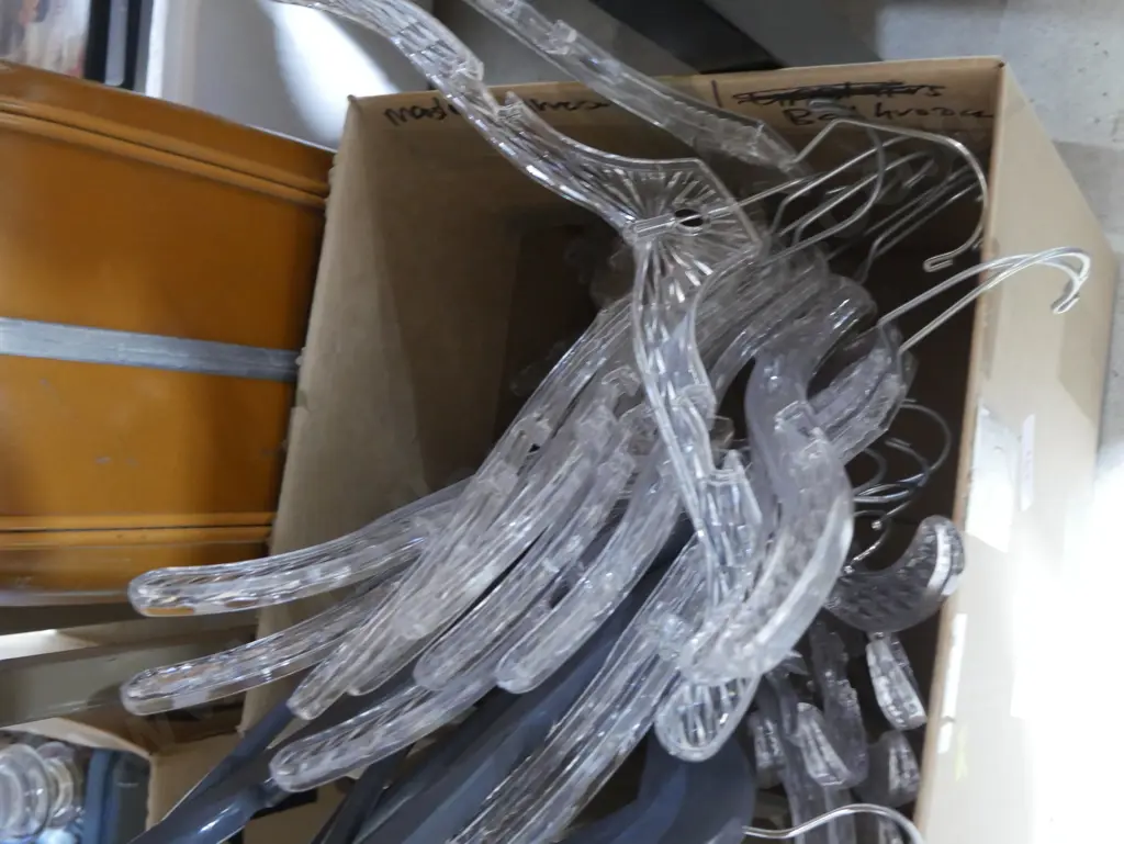 Coat hangers Image 1++