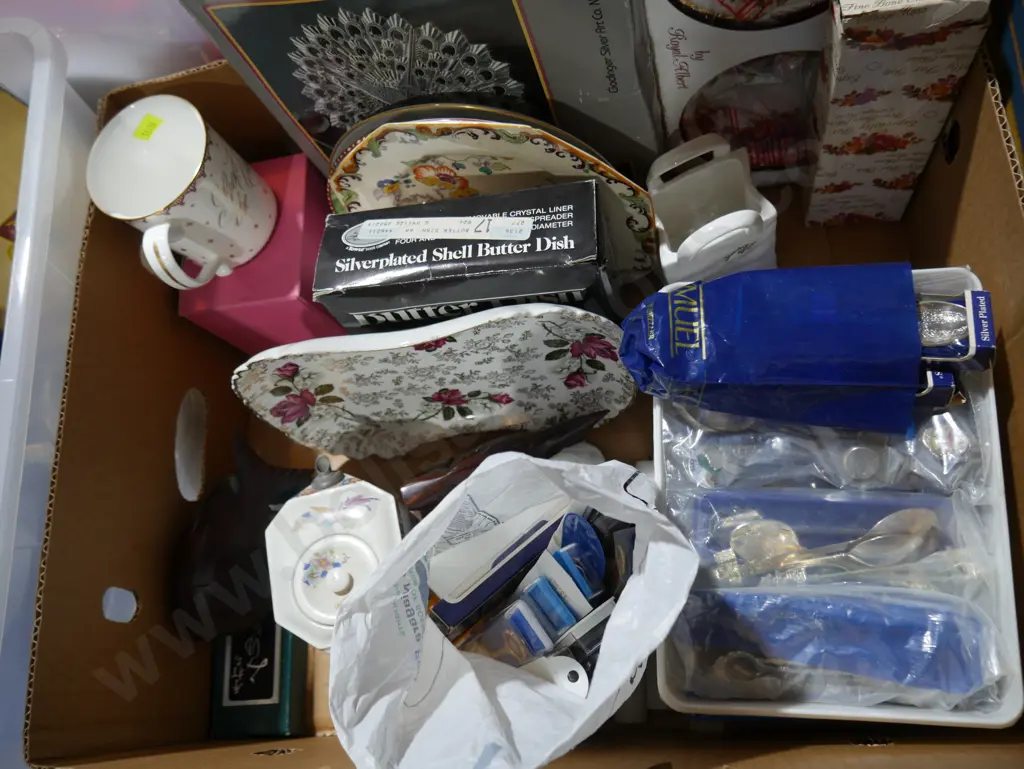 China, souvenir spoons etc Image 1++