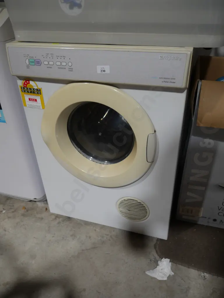 Frigidaire clothes dryer Image 1++