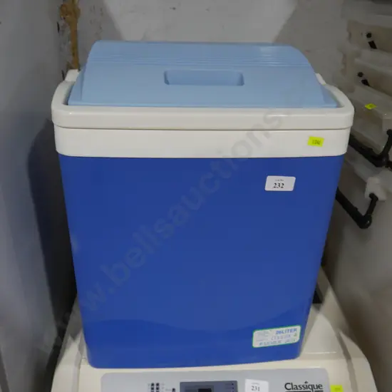 Cooler and warmer box