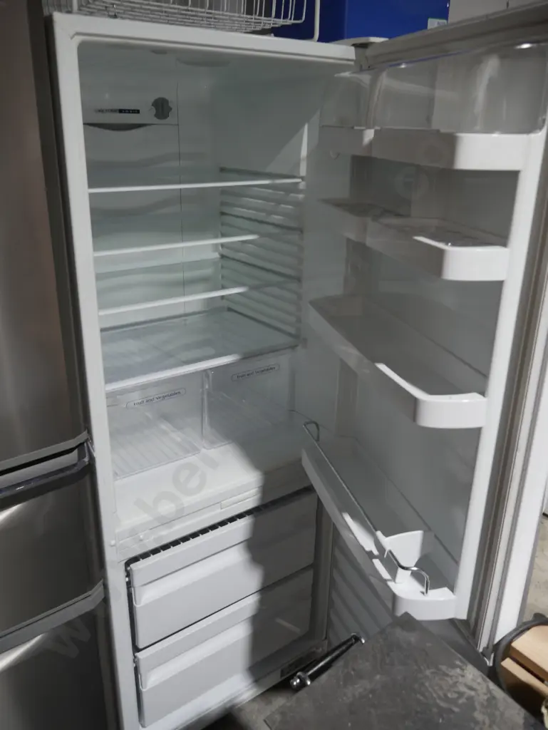 Fisher & Paykel fridge freezer Image 1++