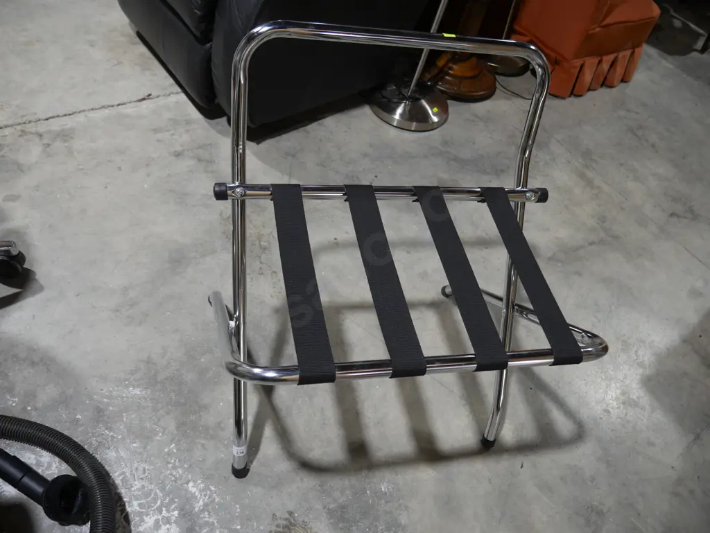 Luggage rack Image 1++