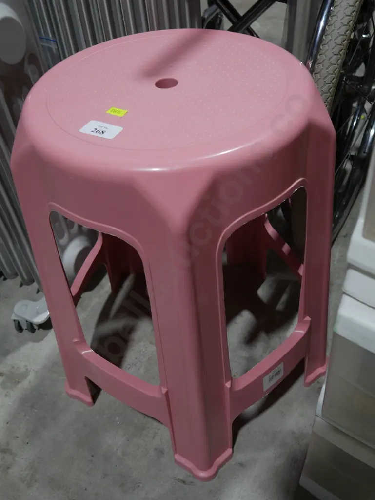 Plastic stool Image 1++