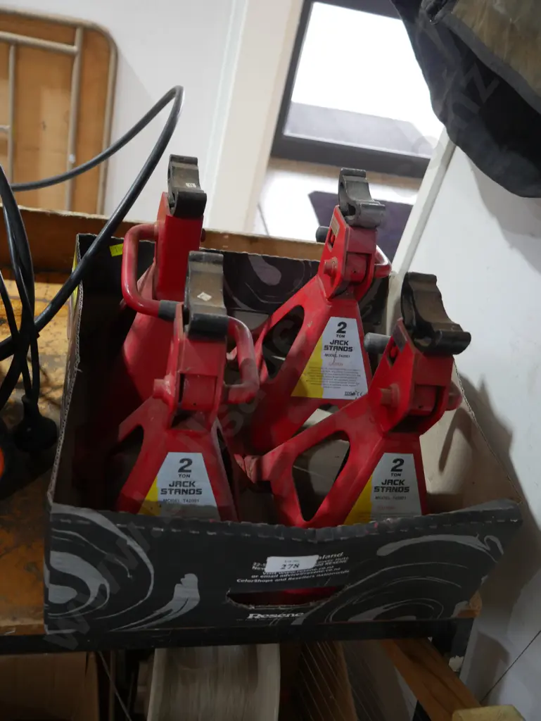 Set of 4 jack stands Image 1++