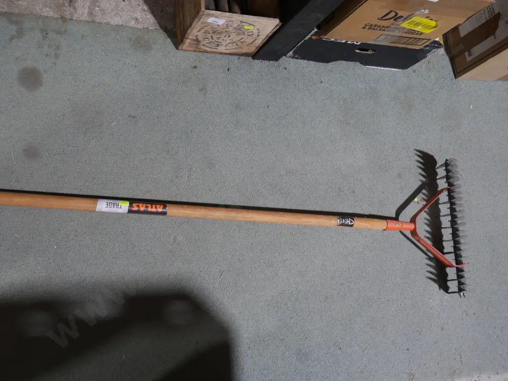 Thatching rake Image 1++