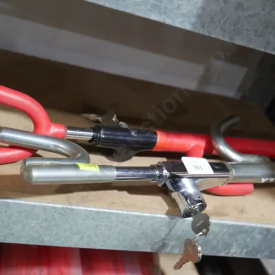 2 steering wheel locks