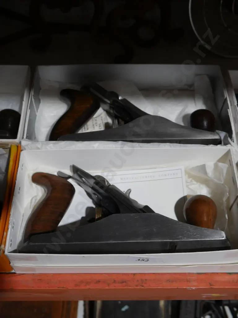 Two wood planes Image 1++