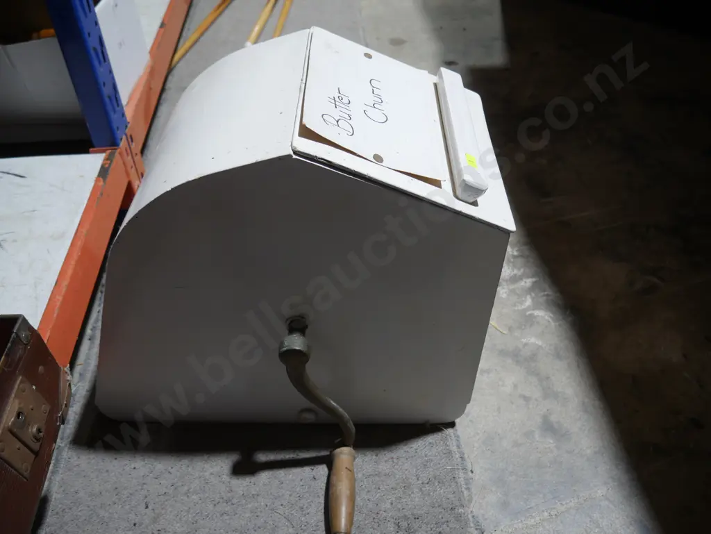 Butter churn Image 1++