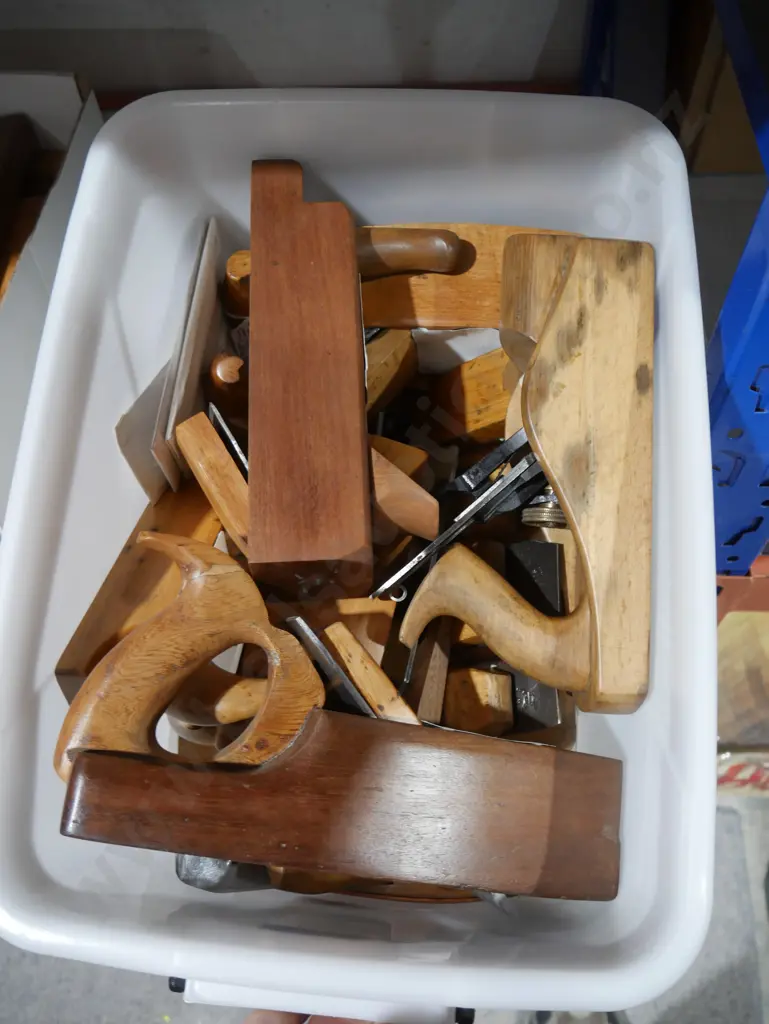Assorted wood planes Image 1++