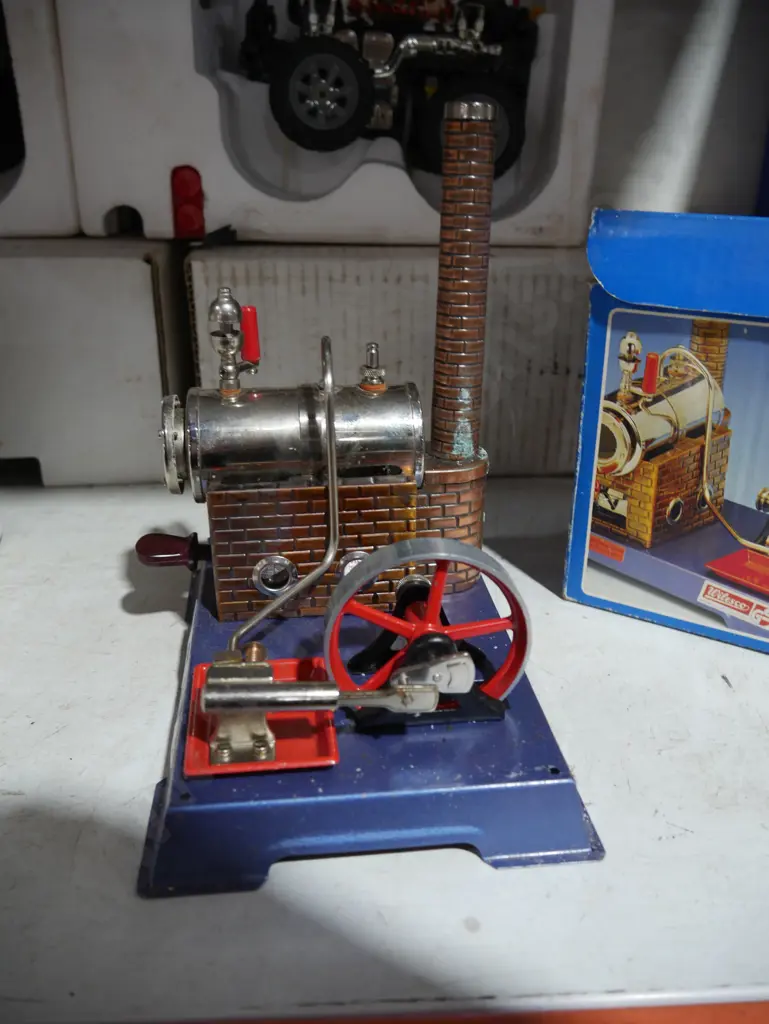 Model steam engine Image 1++