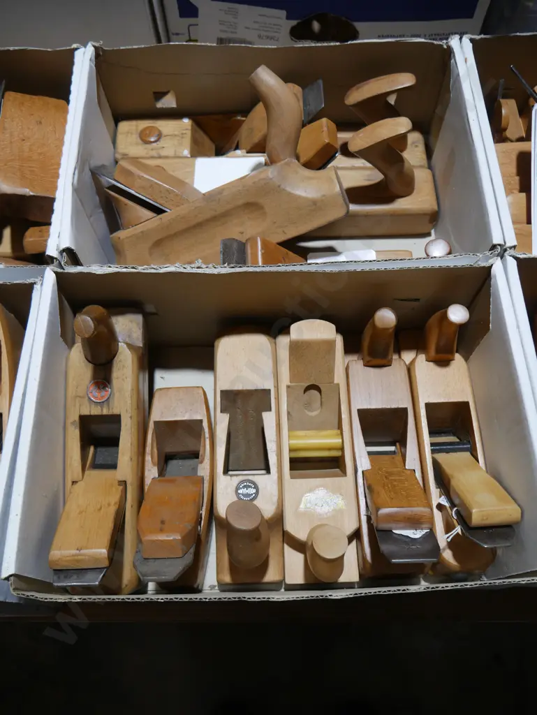 2 boxes wood planes Image 1++