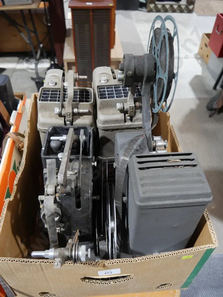 Projectors Image 1++